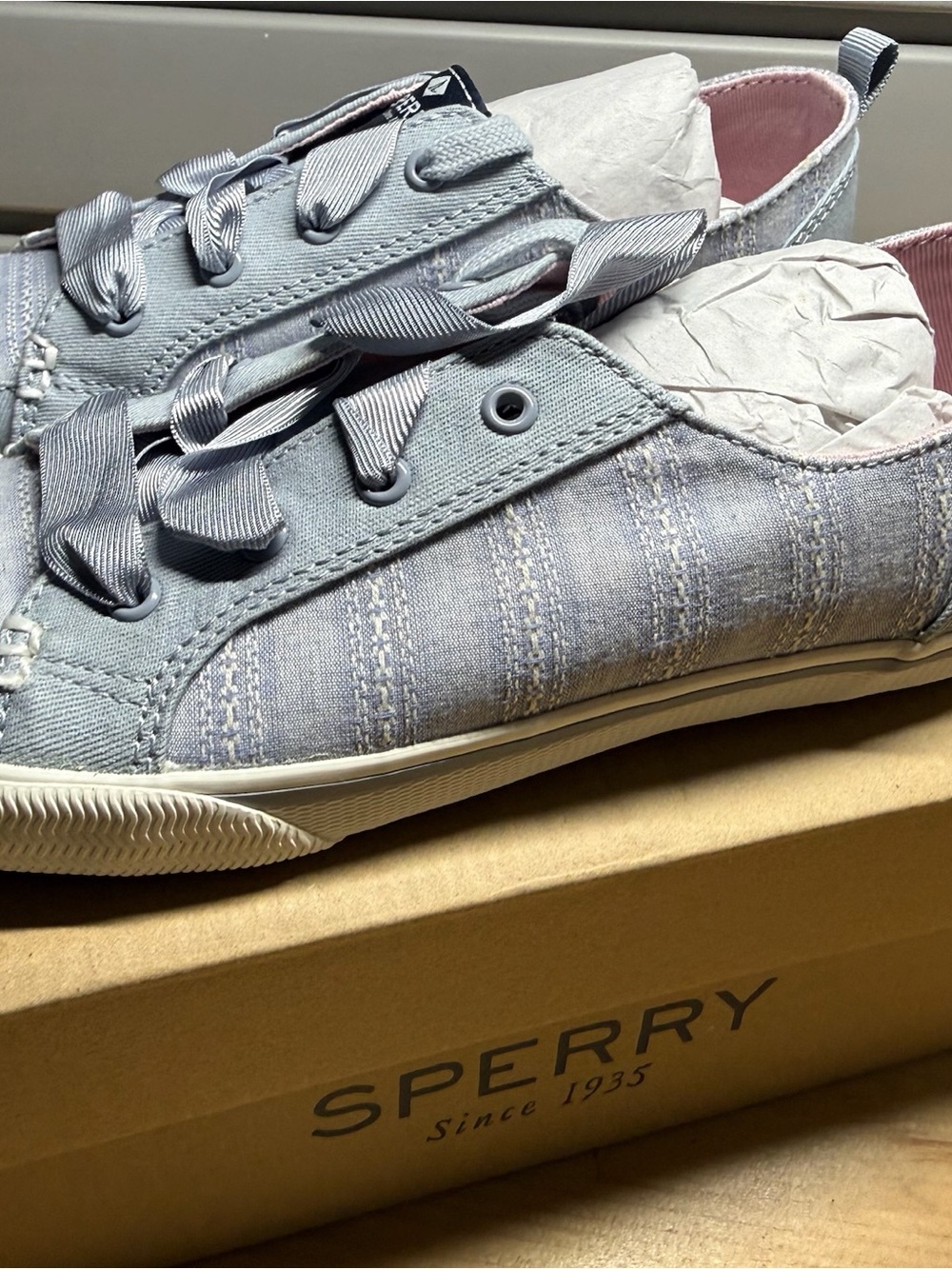Sperry Kids Lounge LTT Blue Ribbon-Lace Canvas Sneakers size 4M BNIB